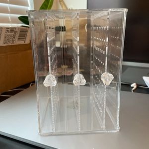 Earring organizing drawer